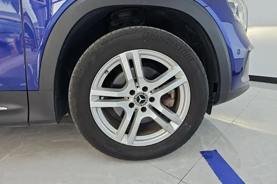 Mercedes-Benz Mercedes-Benz GLB
