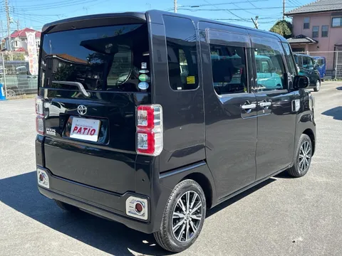 Toyota Pixis Mega