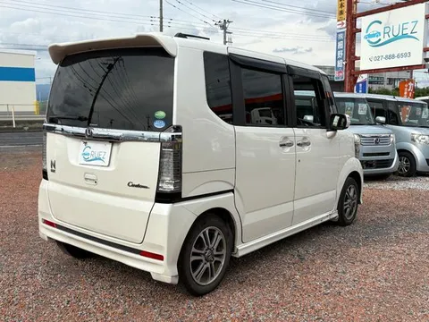 Honda N-BOX Custom