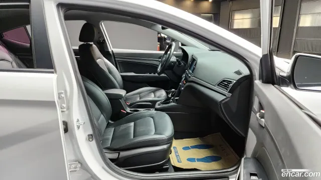 Hyundai Elantra (Avante)