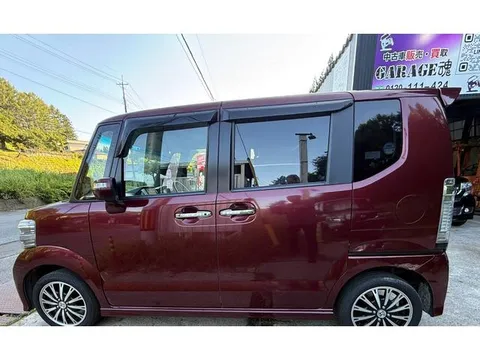 Honda N-BOX Custom