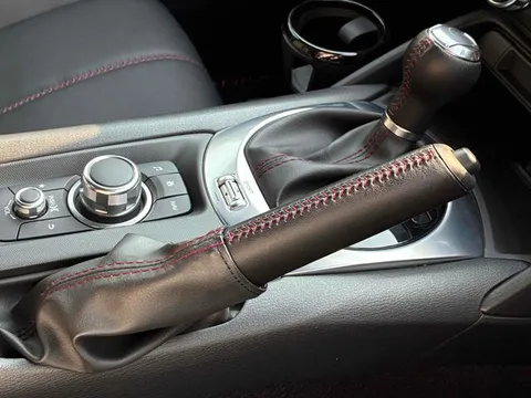 Mazda MX-5 (Roadster)