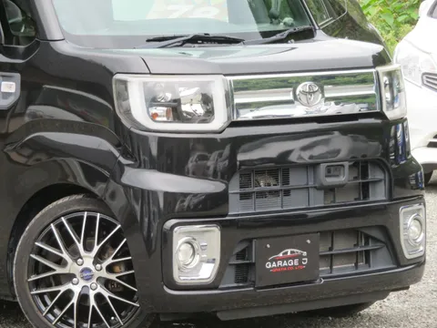 Toyota Pixis Mega