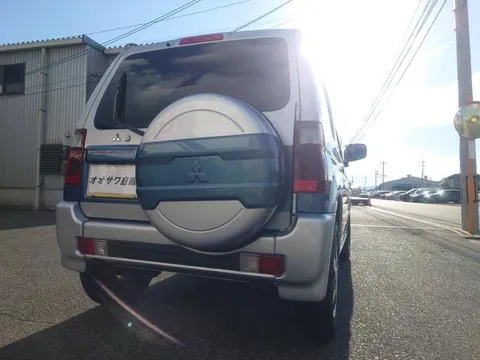 Mitsubishi Pajero Mini