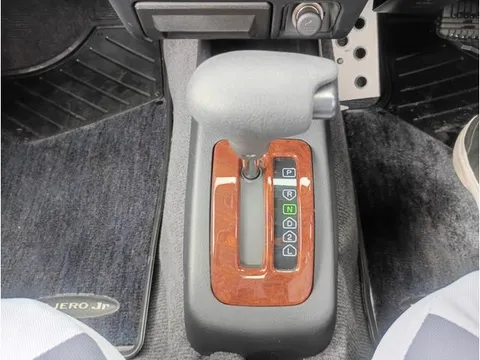 Mitsubishi Pajero JR