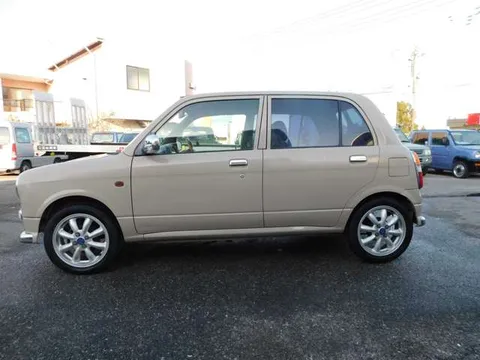 Daihatsu Mira Gino