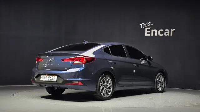 Hyundai Elantra (Avante)