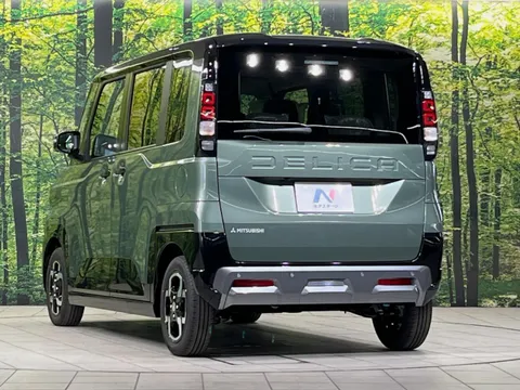 Mitsubishi Delica Mini
