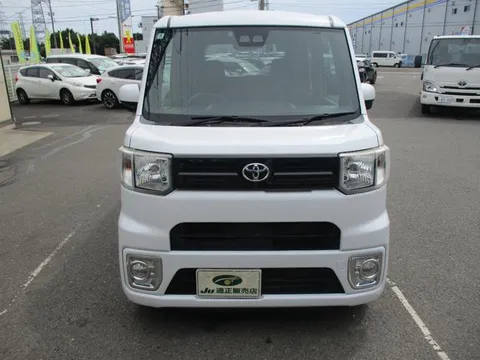 Toyota Pixis Mega