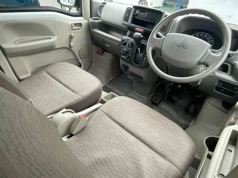 Mitsubishi Minicab Van