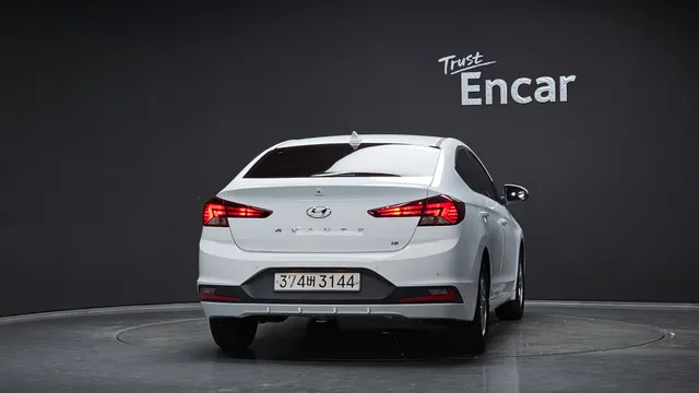 Hyundai Elantra (Avante)
