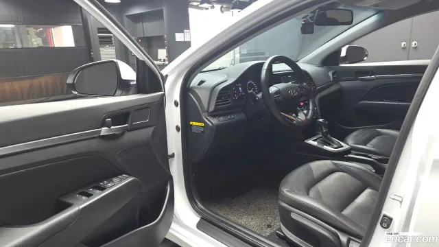 Hyundai Elantra (Avante)