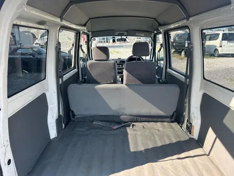 Nissan Clipper Van