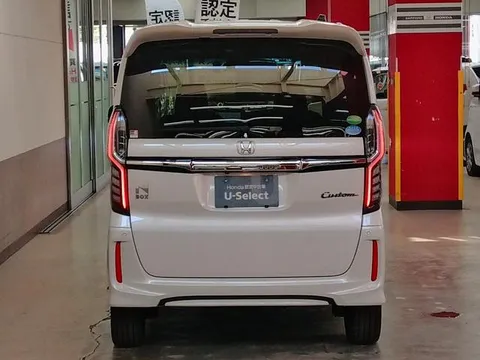Honda N-BOX Custom