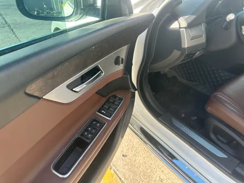 Jaguar XFL