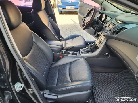 Hyundai Elantra (Avante)