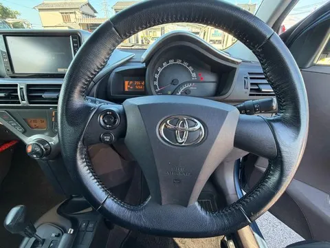 Toyota iQ