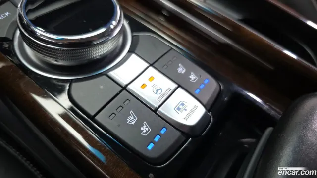 Genesis G90 (EQ900)