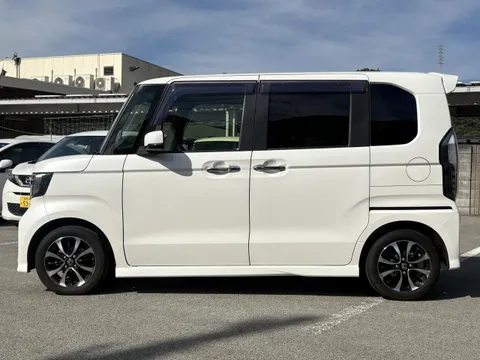 Honda N-BOX Custom