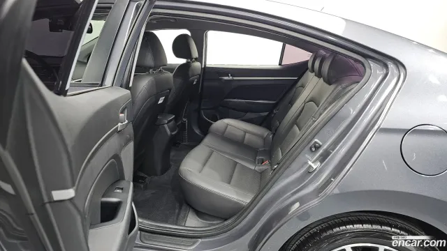 Hyundai Elantra (Avante)