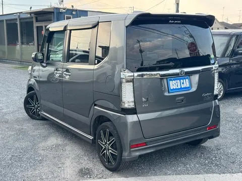 Honda N-BOX Custom