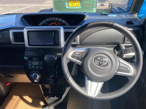 Toyota Pixis Mega