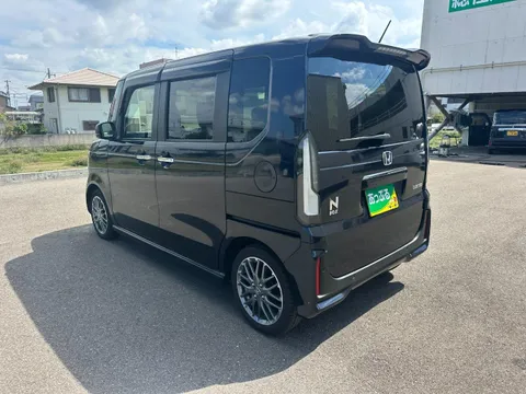 Honda N-BOX Custom