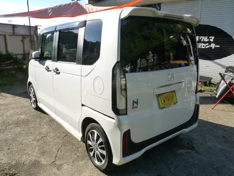 Honda N-BOX Custom
