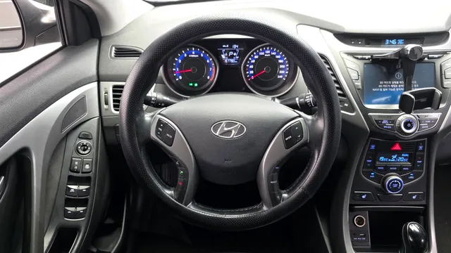 Hyundai Elantra (Avante)