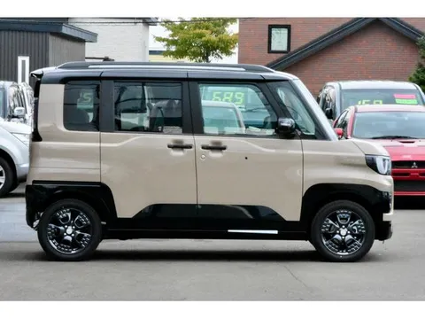 Mitsubishi Delica Mini