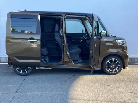 Suzuki Spacia Custom