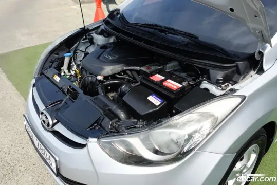 Hyundai Elantra (Avante)