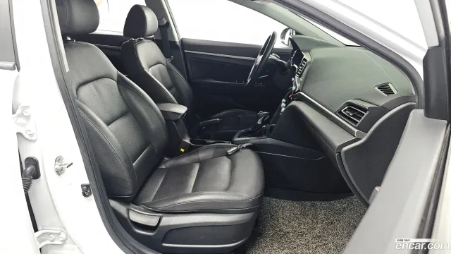 Hyundai Elantra (Avante)