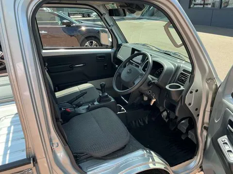 Nissan Clipper Truck