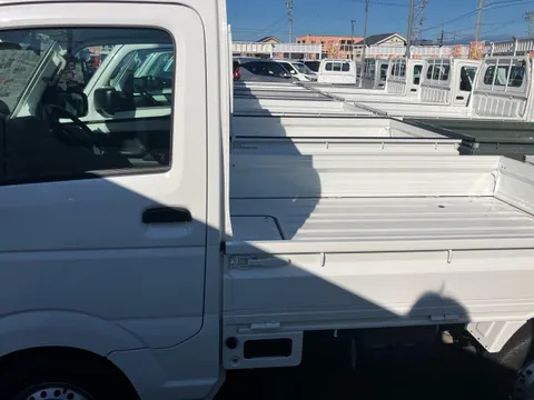 Nissan Clipper Truck