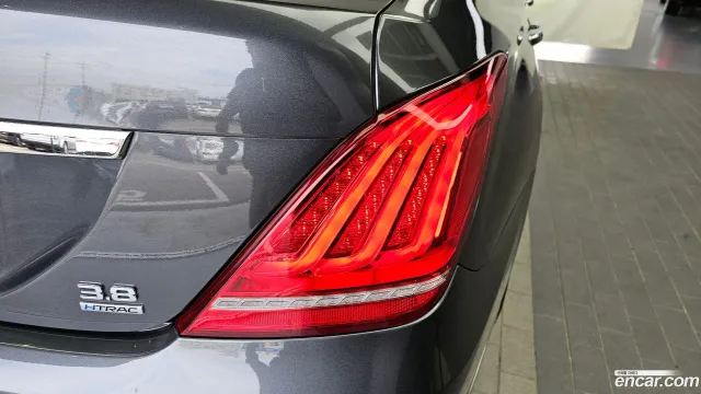 Genesis G90 (EQ900)