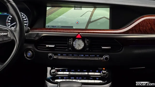Genesis G90 (EQ900)