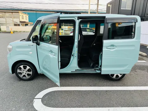 Suzuki Spacia