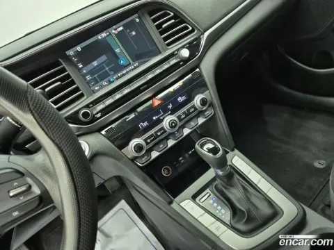 Hyundai Elantra (Avante)