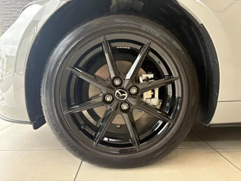 Mazda MX-5 (Roadster)