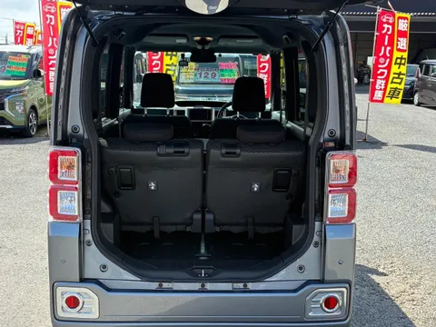 Toyota Pixis Mega