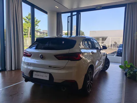 BMW X2