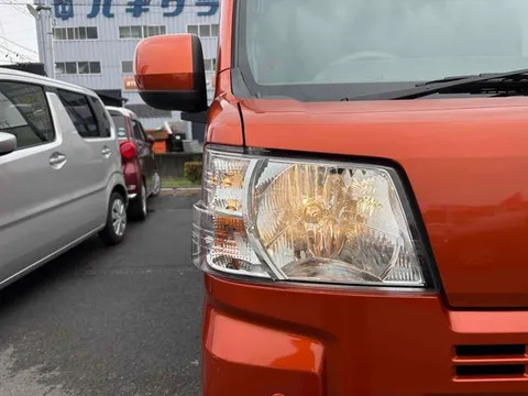 Toyota Pixis Van