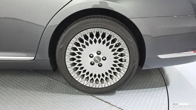 Genesis G90 (EQ900)