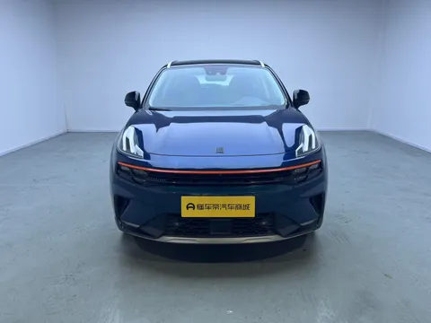 Lynk & Co 06