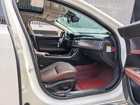 Jaguar XFL