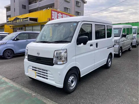 Nissan Clipper Van