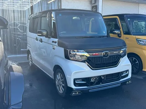 Honda N-BOX Custom