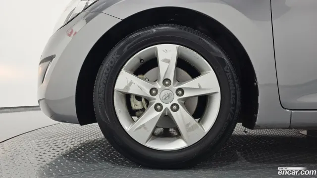 Hyundai Elantra (Avante)