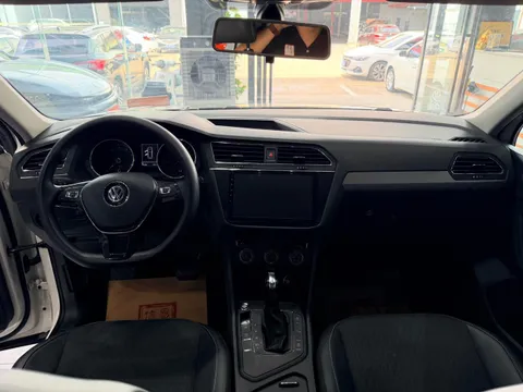 Volkswagen Tiguan L